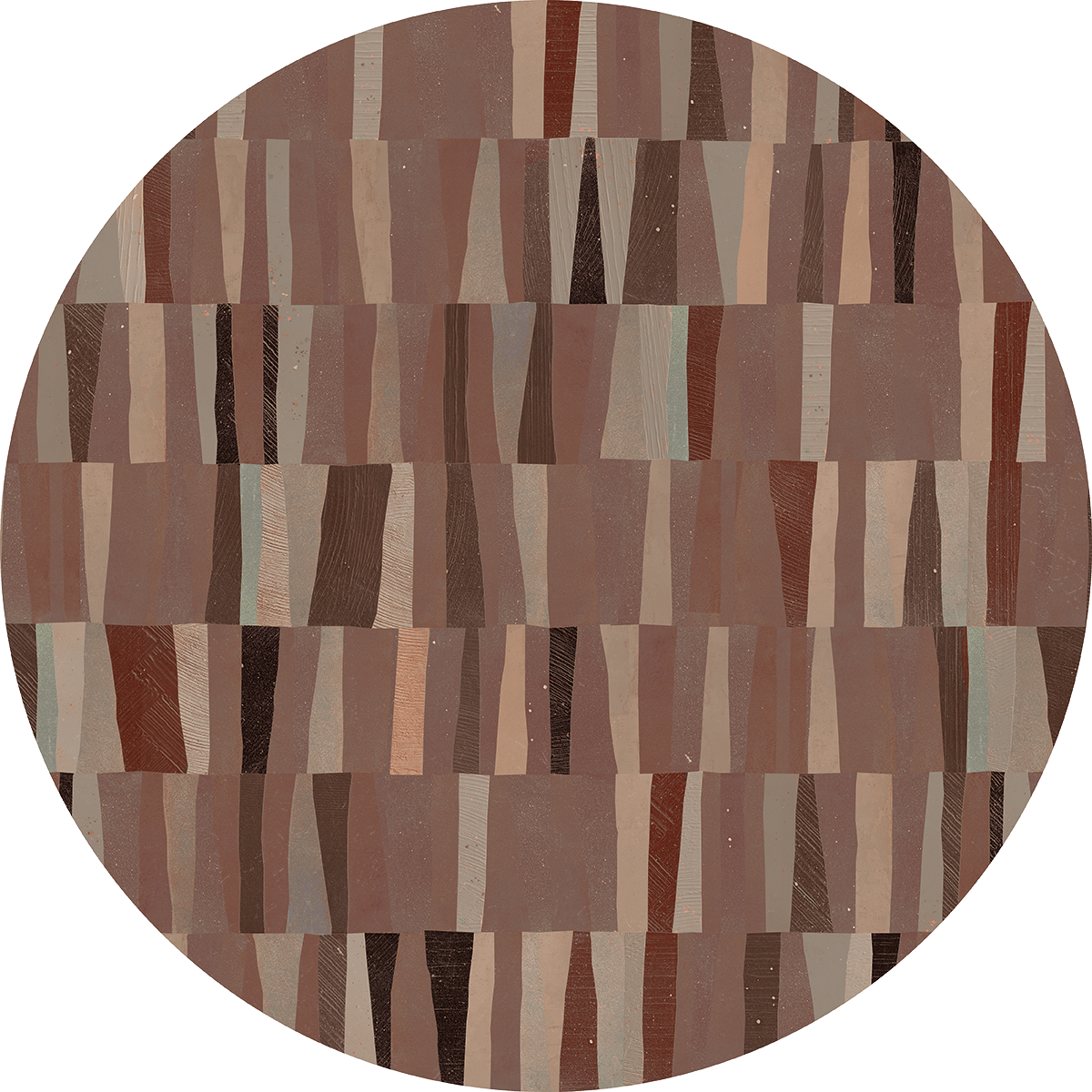 Okrągły dywan, w odcieniach brązu, beżu, różu.